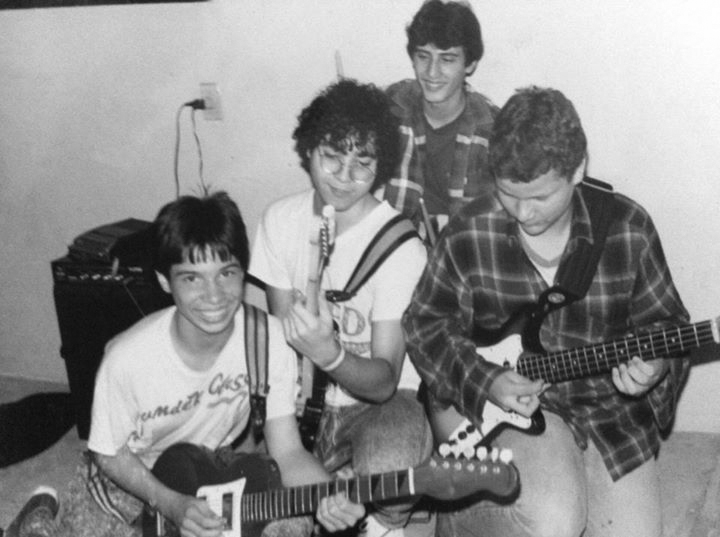 Ika Zonis, Carlos Renato 